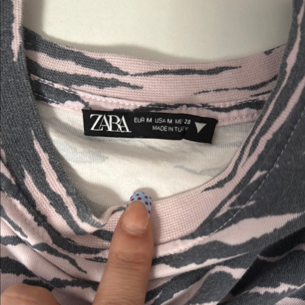 ZARA Oversized Animal Print Pink and Gray T-Shirt Size M - Picture 2 of 2